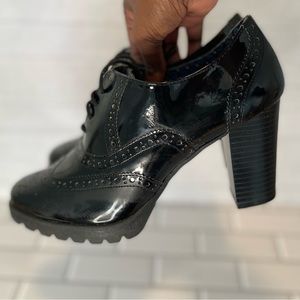 Dexflex Comfort Women’s Patent Leather Block Heel Shoe Size 8